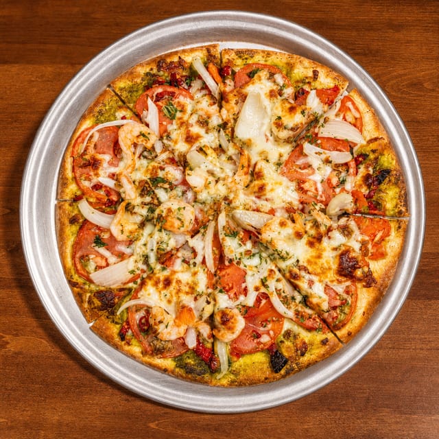 Medium Pesto Lovers Pizza.